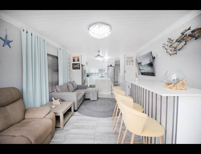 2 BEDROOM TOWNHOUSE FOR SALE IN ISLAND VIEW